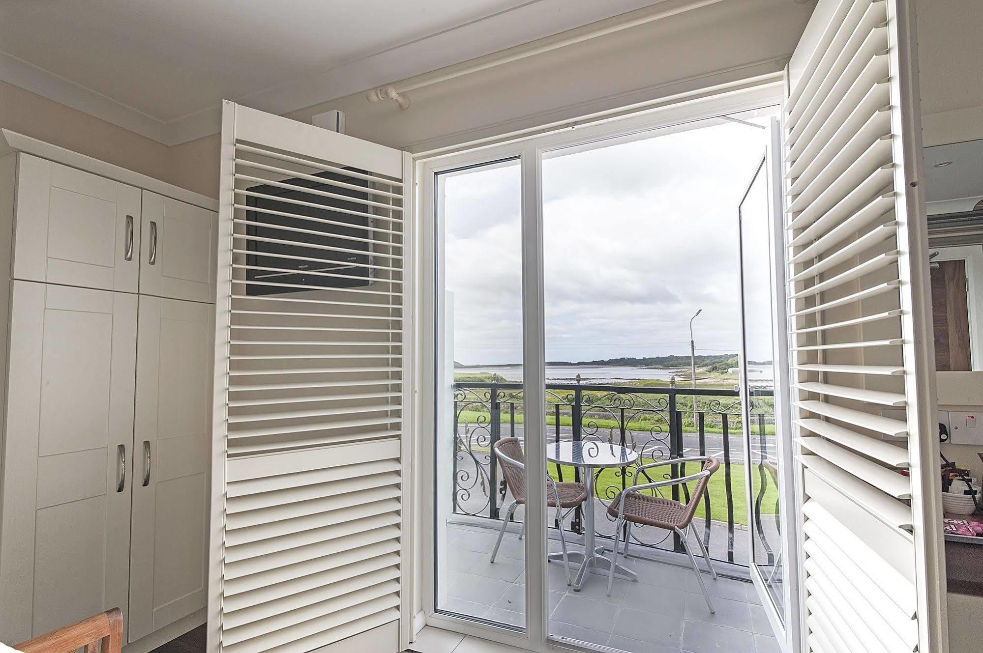 Sea Breeze Lodge B&B Galway Zewnętrze zdjęcie